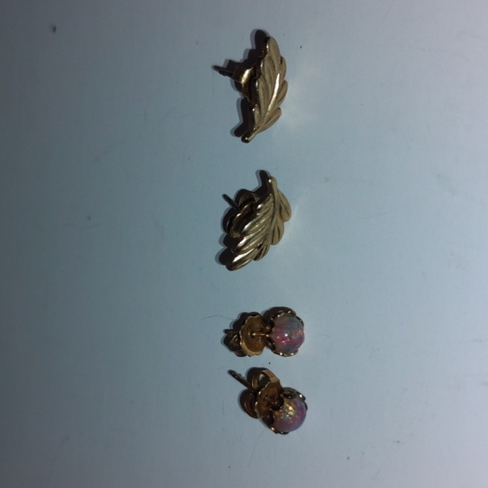 2 pair gold tone vintage earrings, leaves and iridescent Opal Like studs